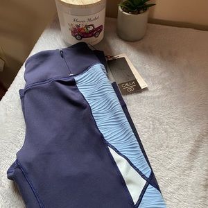 Carrie Underwood Capri leggings